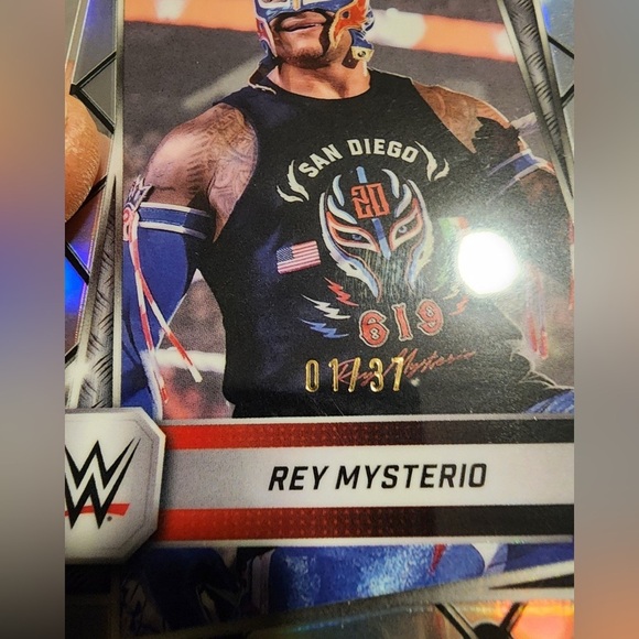 2025 Topps Chrome WWE Steel Cage Refractor /37 REY MYSTERIO No. 62 - Picture 3 of 3